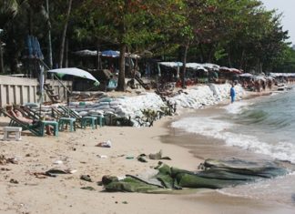 Whilst officials continue their debate on the best way to stop Pattaya Beach erosion, the erosion continues unabated.